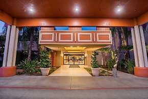 Piccadilly Inn Airport