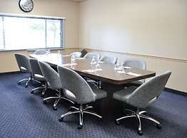 Piccadilly Inn Airport