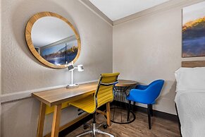 Days Inn by Wyndham Birmingham/West