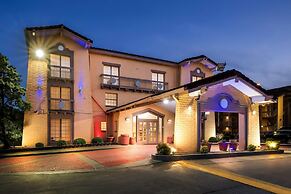 Days Inn by Wyndham Birmingham/West