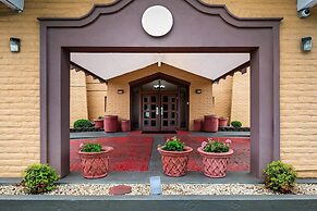 Days Inn by Wyndham Birmingham/West