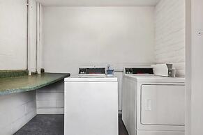 Days Inn by Wyndham Birmingham/West