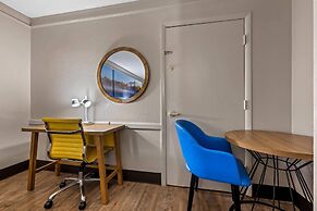 Days Inn by Wyndham Birmingham/West