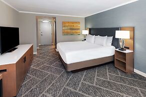 DoubleTree by Hilton Tulsa - Warren Place