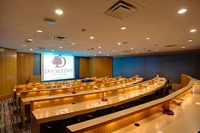 DoubleTree by Hilton Tulsa - Warren Place