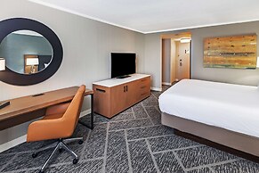 DoubleTree by Hilton Tulsa - Warren Place