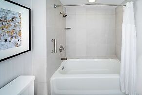 DoubleTree by Hilton Tulsa - Warren Place