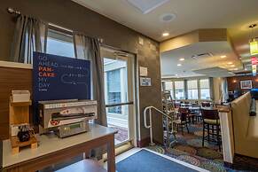 Holiday Inn Express Hotel & Suites Pittsburgh Airport by IHG