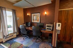 Holiday Inn Express Hotel & Suites Pittsburgh Airport by IHG