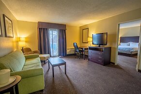 Holiday Inn Express Hotel & Suites Pittsburgh Airport by IHG