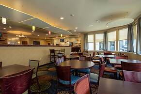 Holiday Inn Express Hotel & Suites Pittsburgh Airport by IHG