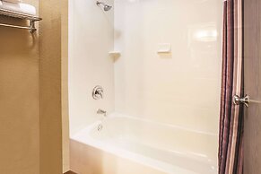 La Quinta Inn by Wyndham Indianapolis North at Pyramids