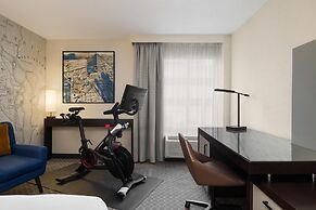 Doubletree by Hilton McLean Tysons