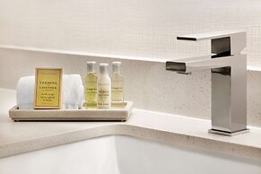 Doubletree by Hilton McLean Tysons