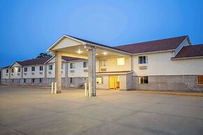 Days Inn by Wyndham Evansdale Waterloo