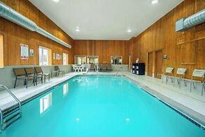 Days Inn by Wyndham Evansdale Waterloo