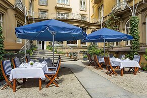 Radisson Blu Schwarzer Bock Hotel
