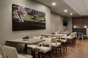 DoubleTree by Hilton St. Paul East