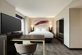 DoubleTree by Hilton St. Paul East