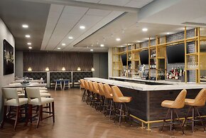 DoubleTree by Hilton St. Paul East