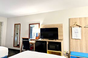 Days Inn by Wyndham Greenville