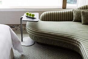 Island Shangri-La, Hong Kong