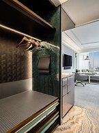 Island Shangri-La, Hong Kong