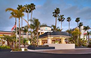 Atrium Hotel at Orange County Airport
