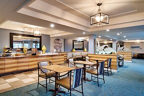 Atrium Hotel at Orange County Airport
