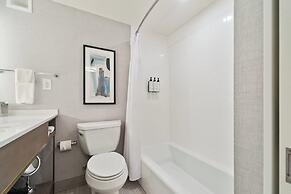 Crowne Plaza Lansing by IHG