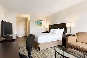 DoubleTree by Hilton Hartford - Bradley Airport