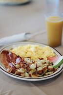 Days Inn by Wyndham Show Low