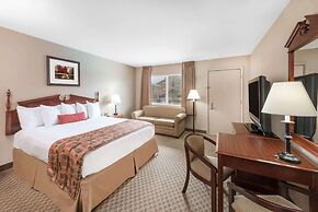 Days Inn by Wyndham Show Low
