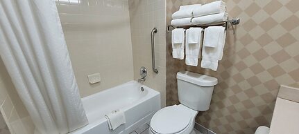 Quality Inn & Suites Columbia I-70