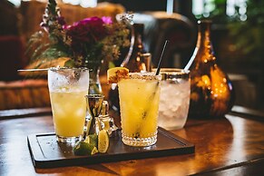 Estancia del Norte San Antonio, Tapestry Collection by Hilton