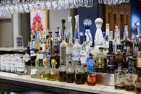 Estancia del Norte San Antonio, Tapestry Collection by Hilton