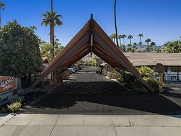 Caliente Tropics Hotel