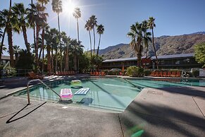 Caliente Tropics Hotel