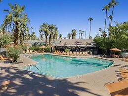 Caliente Tropics Hotel