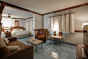 Caliente Tropics Hotel