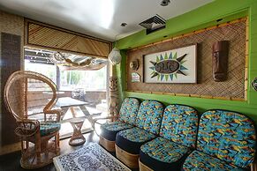 Caliente Tropics Hotel