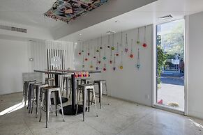 Caliente Tropics Hotel