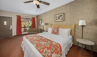 Caliente Tropics Hotel