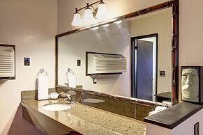 Caliente Tropics Hotel