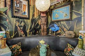 Caliente Tropics Hotel