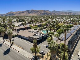 Caliente Tropics Hotel