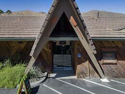 Caliente Tropics Hotel