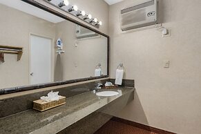 Caliente Tropics Hotel