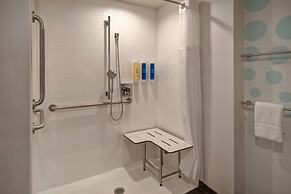 Tru by Hilton Concord