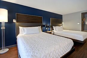 Tru by Hilton Concord